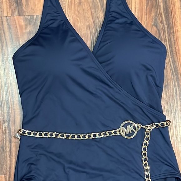 Michael Kors V Neck Monogrammed Chain - Picture 8 of 16